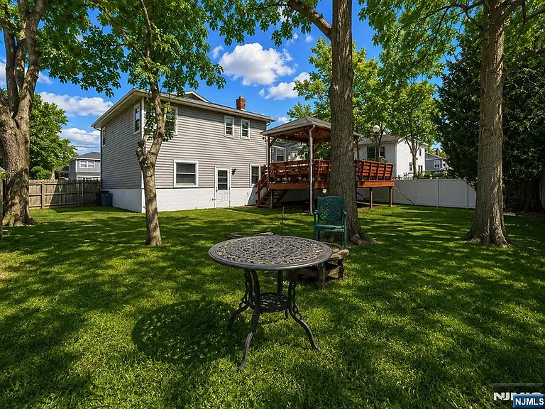 75 Cypress Rd — Photo 34