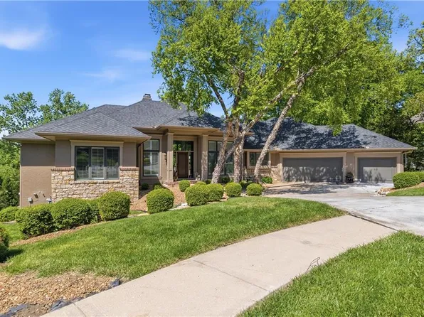10640 S Glenview Ln, Olathe, KS 66061