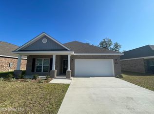 69 Saltmeadow Cir, Ocean Springs, MS 39564