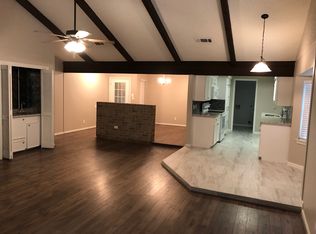 8412 Plantation Dr, Texas City, TX 77591