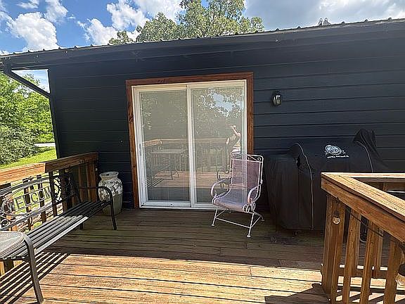 5th image of 104 Gatie Frank Dr