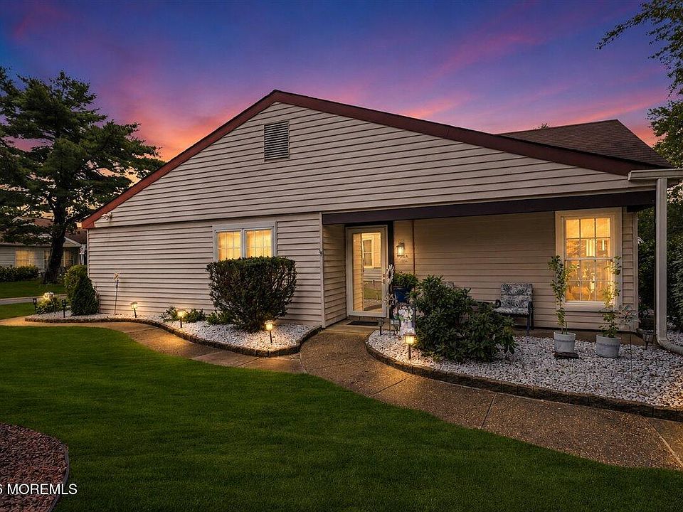 1st image of 492 A New Castle Court