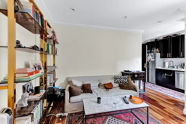 Rented by REAL New York | media 11