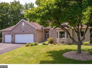 1927 Creekview Ct, Chanhassen, MN 55317