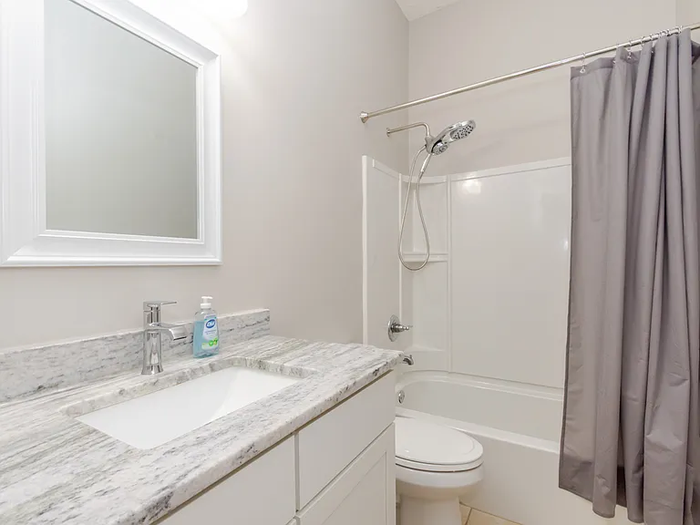 476 Carrick Dr — Photo 17