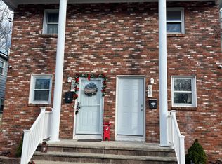 83 Victoria St #83, Providence, RI 02909