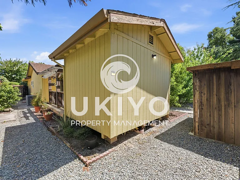 645 Keith Ct — Photo 49
