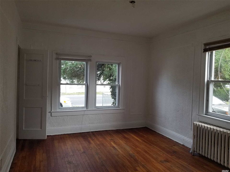 2nd image of 844 Seaman Ave E