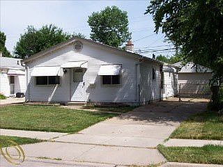 1st image of 1131 E Rowland Ave