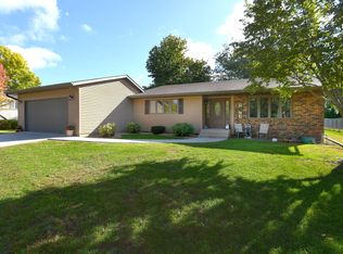 1220 4th St NW, Waseca, MN 56093