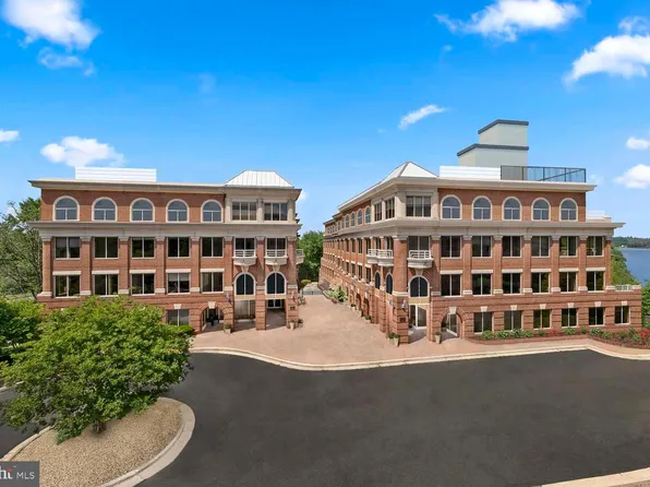 625 Slaters Ln #303, Alexandria, VA 22314