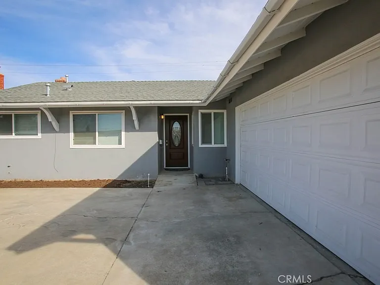 15952 Standish Ln — Photo 3