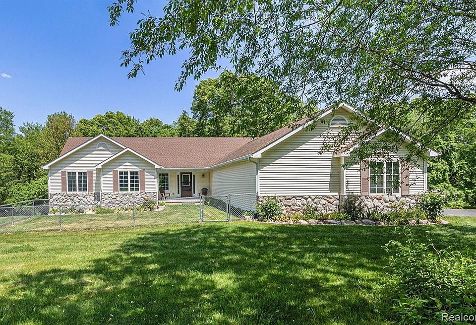 7611 E Highland Rd, Howell, MI 48843 | Zillow