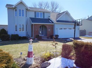 6999 Samantha Ct, Niagara Falls, NY 14304