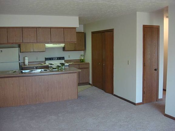 Kitchen/hallway to bedrms