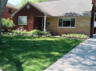 361 Chalfonte Ave, Grosse Pointe Farms, MI 48236