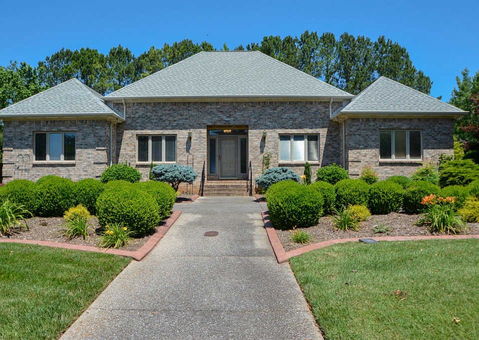 1st image of 2112 Riverbend Dr