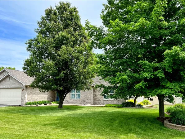 2 Brantley Ct, Taylorville, IL 62568