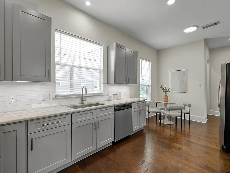 1701 Summer St — Photo 12