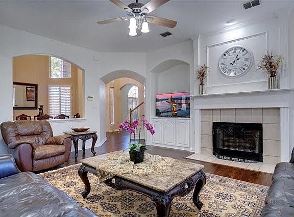 5th image of 1205 Elmgrove Ln