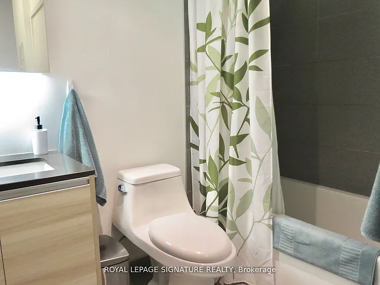 1190 Dundas St E #923 — Photo 9