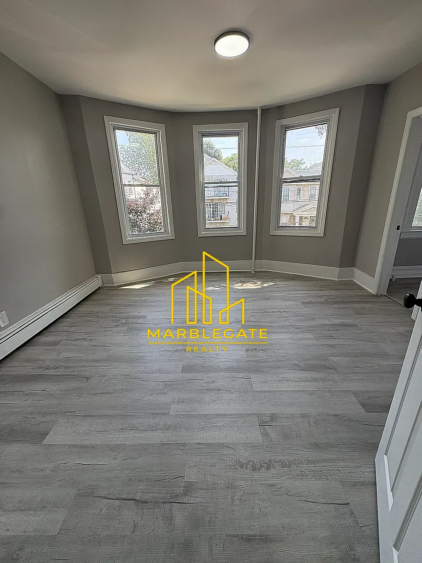 61 Tillinghast St — Photo 3