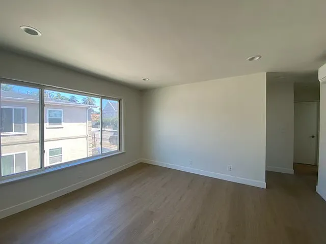 1331 W Adams Blvd — Photo 4