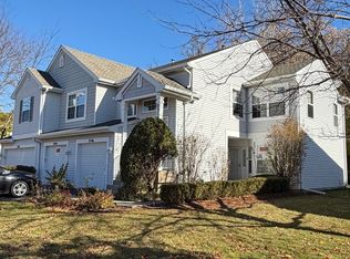 2314 Woodside Dr #2-34, Carpentersville, IL 60110