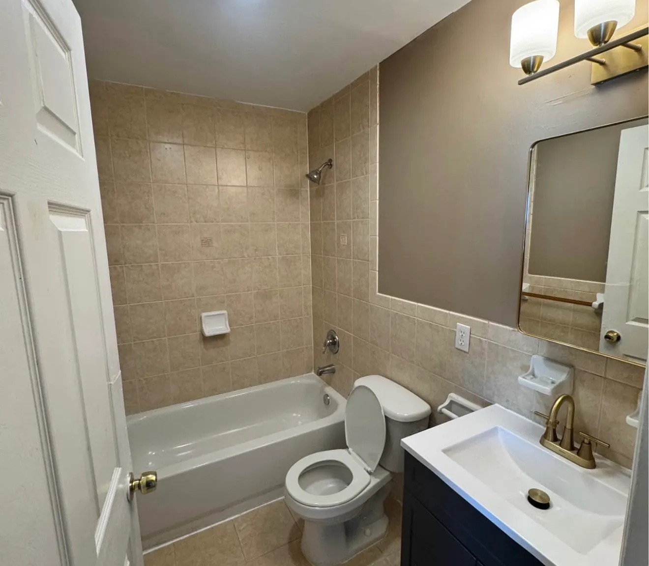 80 Randolph Ave — Photo 4