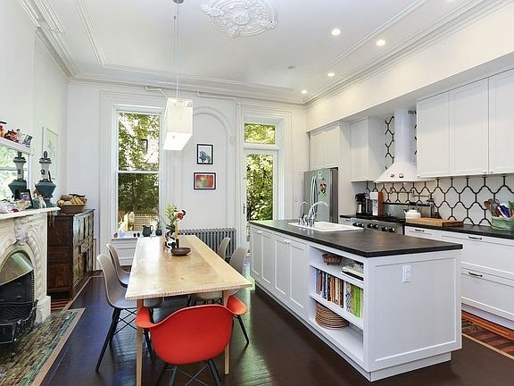 4th image of 112 Saint James Pl #2