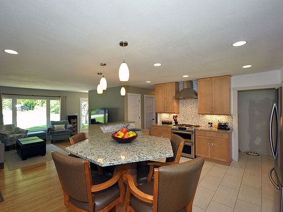 Built In Breakfast Bar