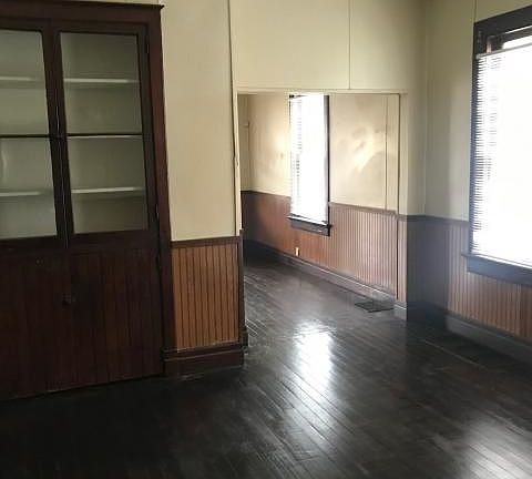 3rd image of 62 Schiller St