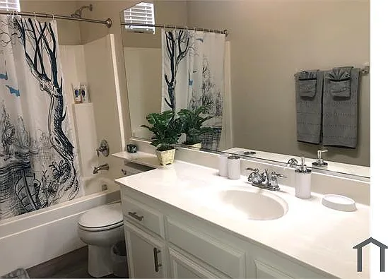 715 Ferrier Way — Photo 17