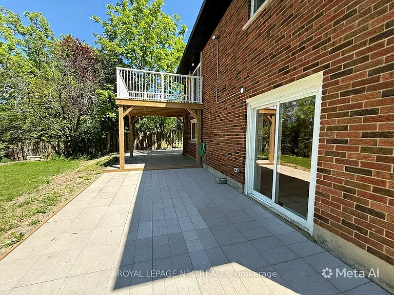 10 Dundas Cres — Photo 12