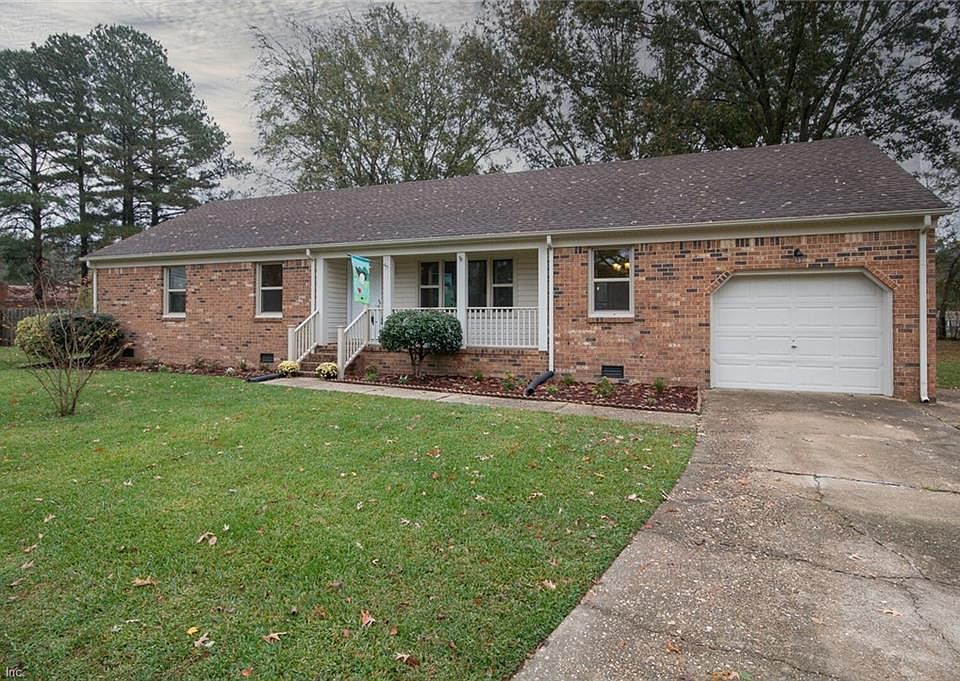 1st image of 405 Caravelle Ct S