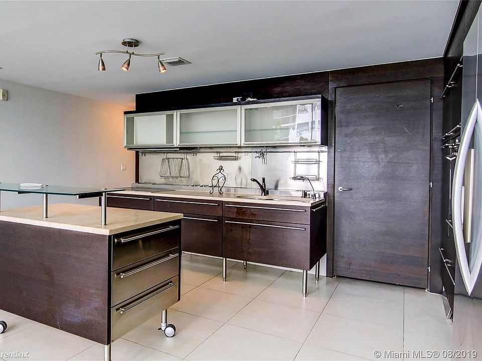 6000 Collins Ave #2
