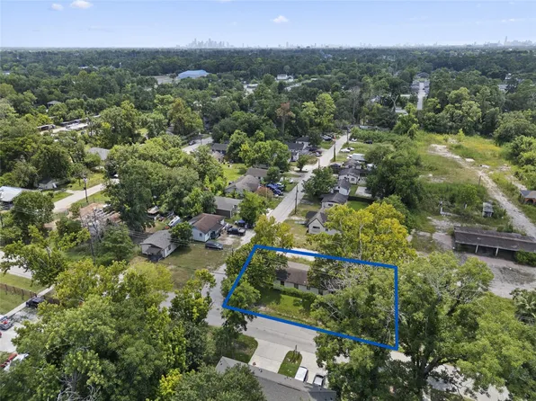 7341 Dolly Wright Rd, Houston, TX 77088