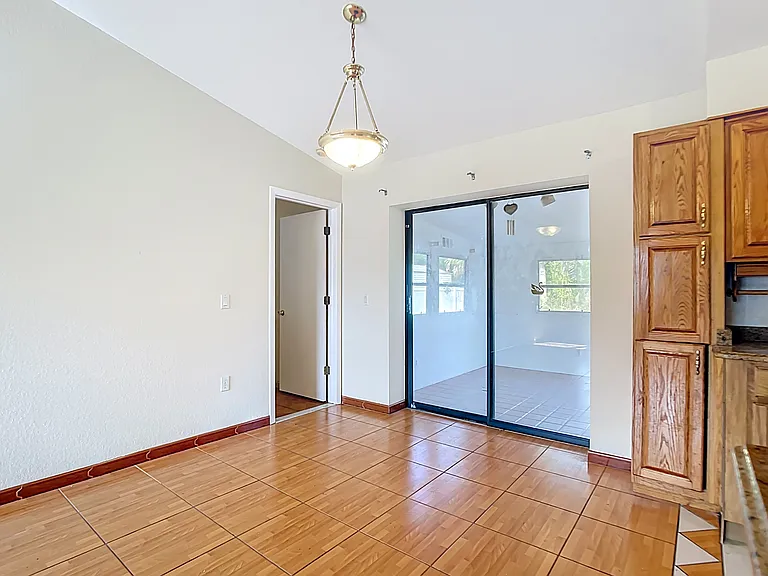 4428 Aladdin Ave — Photo 7