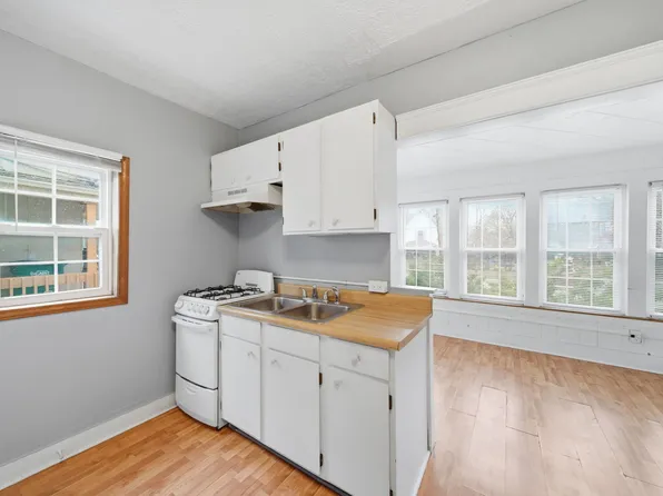 209 S Pennsylvania Ave APT 1, Lansing, MI 48912