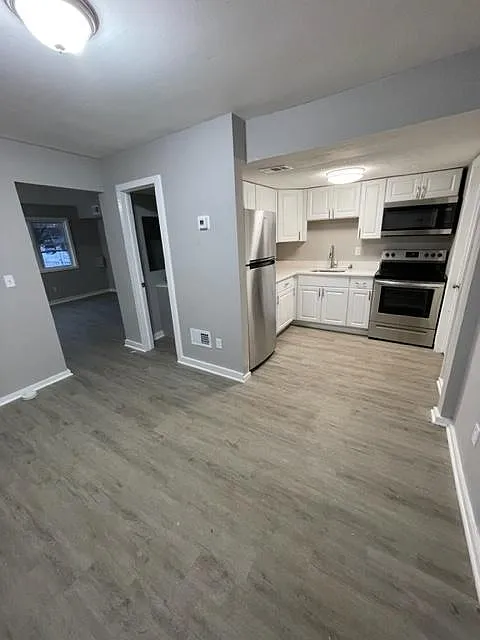 3 bed, 1.5 bath, 1098 sqft, $1,600 — Photo 1