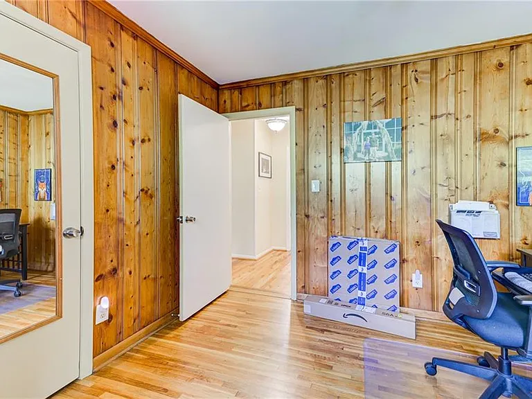 2423 Woodacres Rd NE — Photo 18