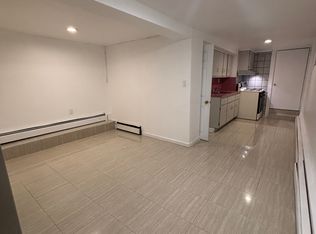 2937 Middletown Rd, Bronx, NY 10461