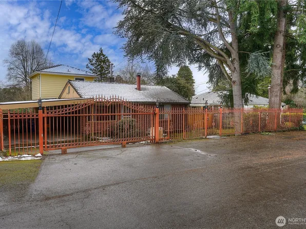 3559 SW Ocean View Drive, Seattle, WA 98146