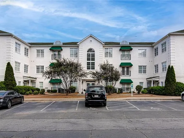 108 Sunset Circle #104, Greensboro, NC 27408