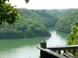 201 Abby Ln, Byrdstown, TN 38549