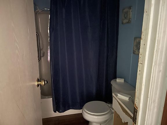 4th image of 624 Crestlyn Dr