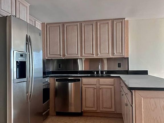 2nd image of 13338 Sanford Ave #13E