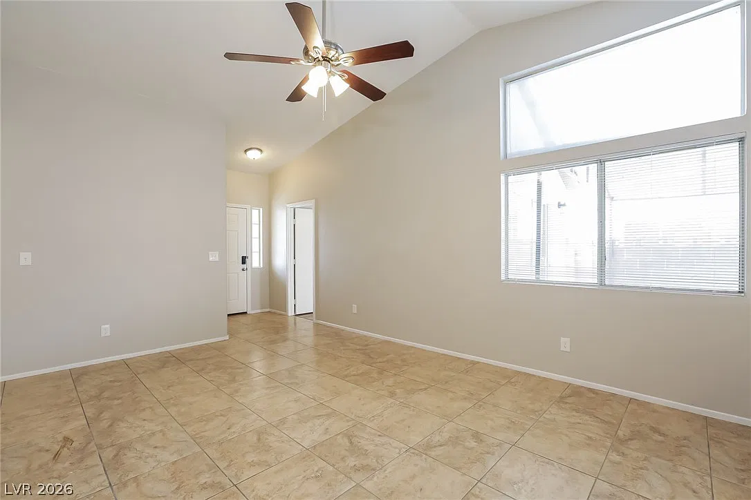 4 bed, 2.0 bath, 1309 sqft, $2,100 — Photo 2