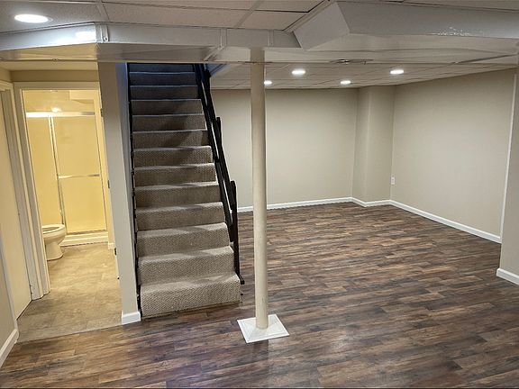 3rd image of 948 Nana Ln