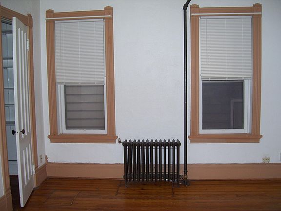 5th image of 914 N Salina St #1